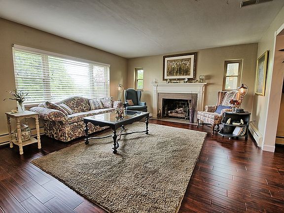 5th image of 112 W Schantz Ave
