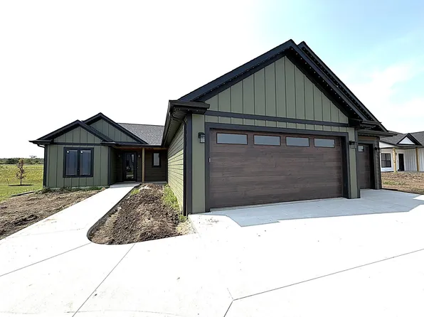 145 Rolling Hills Dr, Elgin, MN 55932