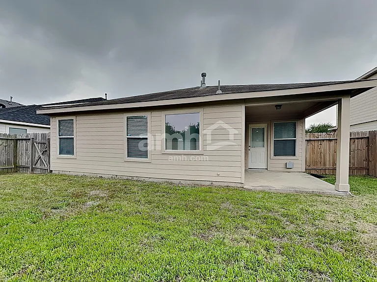8102 Sweetstone Bluff Ln — Photo 21