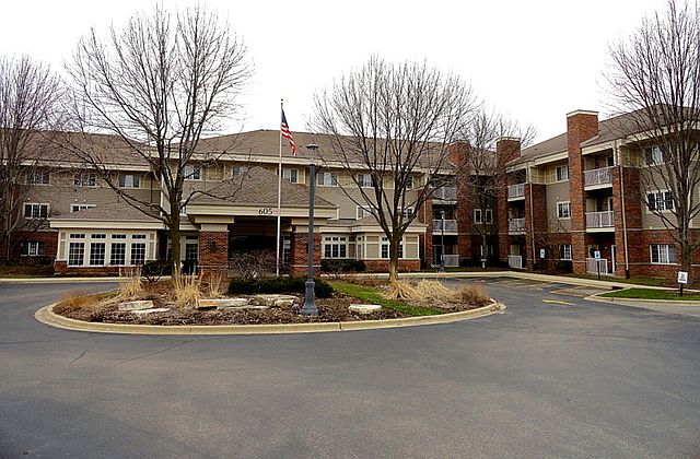 1st image of 605 Barrington Ave #30