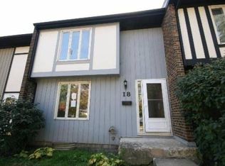 18 Dumbarton Oaks Pl, Elgin, IL 60123