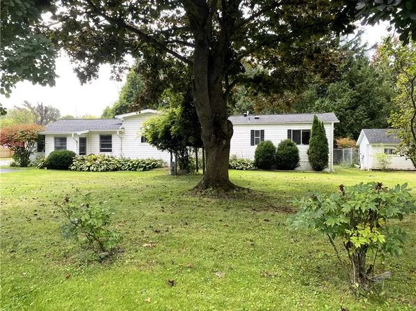 16206 E Lee Rd, Holley, NY 14470