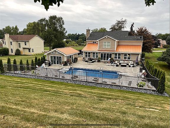 5th image of 54810 Walnut Dr