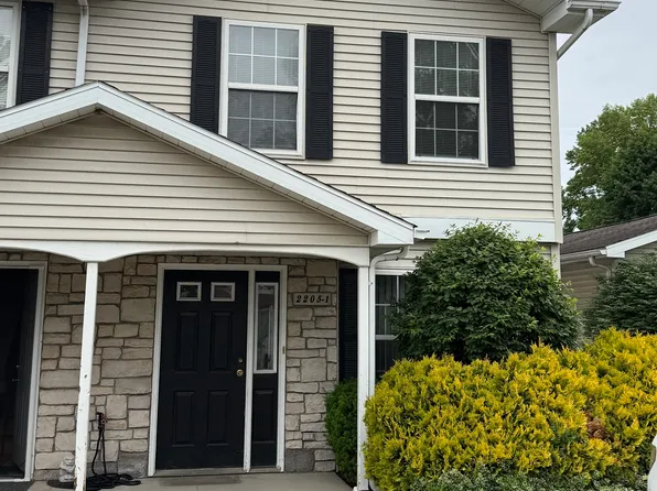2205 Laporte Ave APT 1, Valparaiso, IN 46383