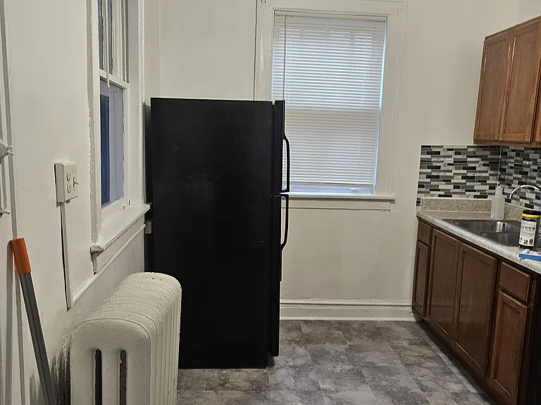 10918 S Vernon Ave — Photo 38