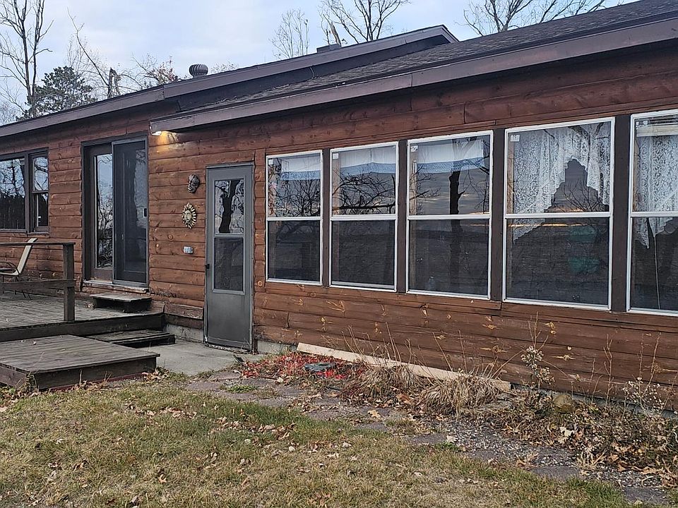 1st image of 18492 Raymond Dr SE