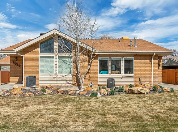 5th image of 2089 E Donegal Cir S