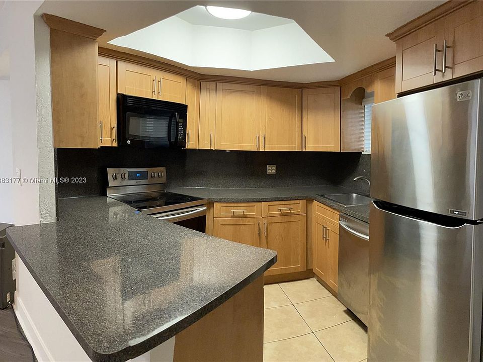 1st image of 8225 Lake Dr APT 202