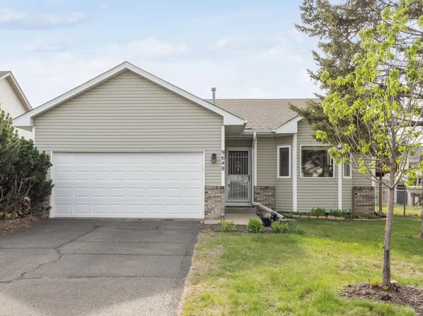 9648 Hallmark Ave S, Cottage Grove, MN 55016