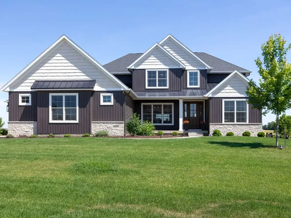 6888 Wilderness Poin, Bettendorf, IA 52722