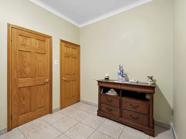 20-15 Menahan Street image 16 of 38