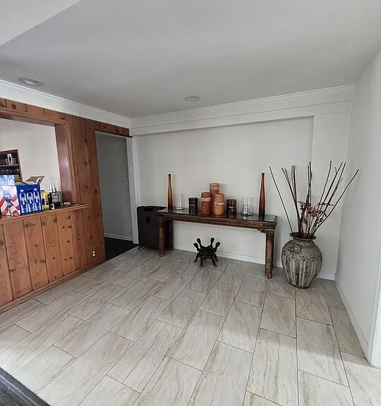 14151 Chandler Blvd — Photo 16