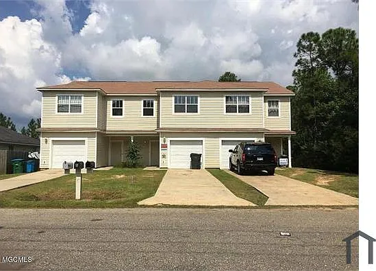 4 bed, 1300 sqft, $1,500 — Photo 1