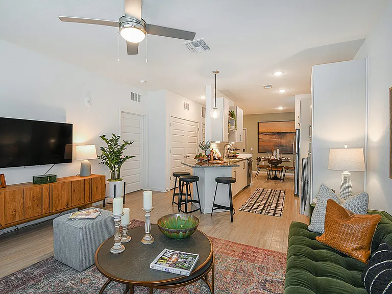 The Easton Riverview Apartments — Photo 19