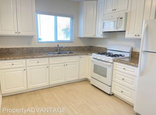 325 Chestnut Ave APT 2, Carlsbad, CA 92008