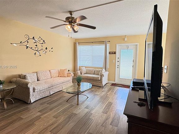 2nd image of 1044 Harwood #D