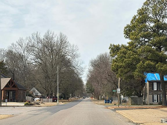 4th image of 202 Dover Rd