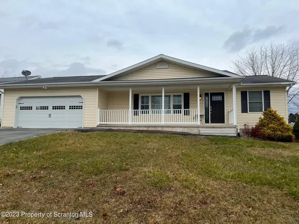 101 Raymond Dr, Jermyn, PA 18433