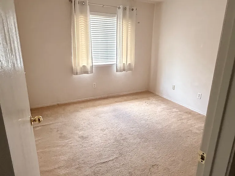 220 Memory Dr — Photo 6