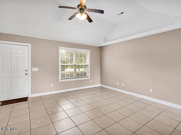 4th image of 1099 Woodcrest Road