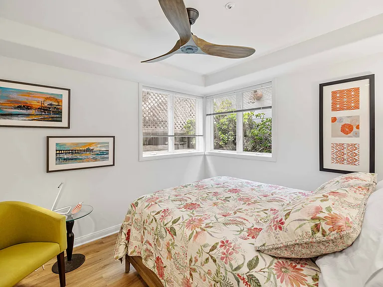 121 Marine Pl — Photo 28