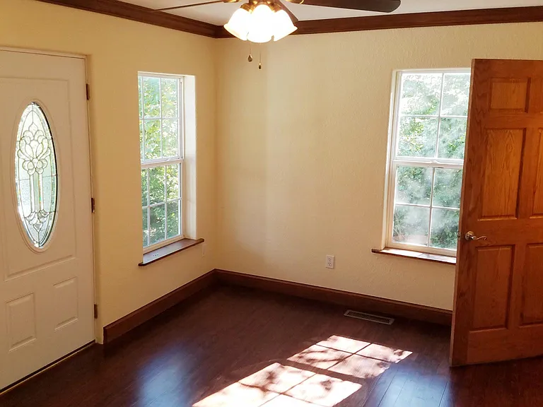 121 S University Ave — Photo 11