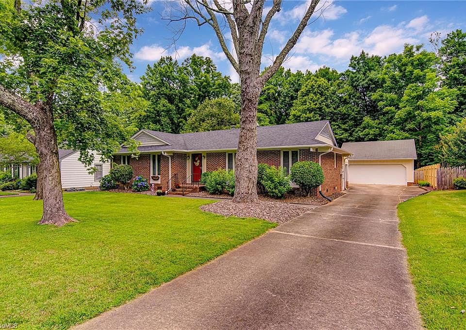 2nd image of 5308 Bennington Dr