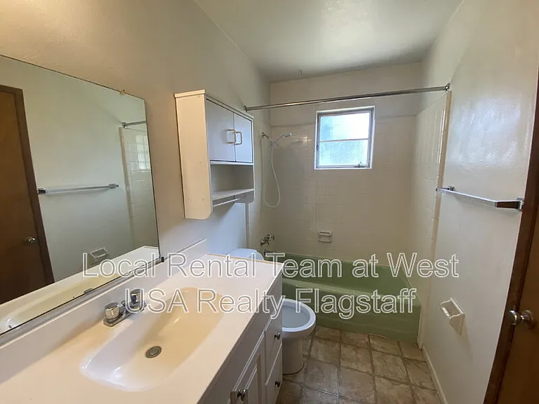 2830 N Schevene Blvd — Photo 10