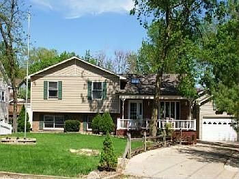 2nd image of 3S645 Elizabeth Ave
