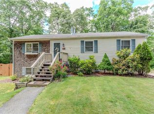 125 Posnegansett Ave, Warwick, RI 02888