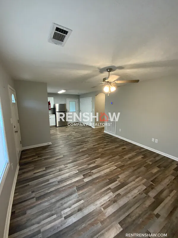 3 bed, 2.0 bath, 1176 sqft, $1,300 — Photo 4
