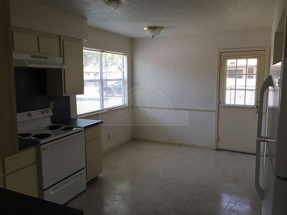 5th image of 2405 Shoemaker Dr Unit B