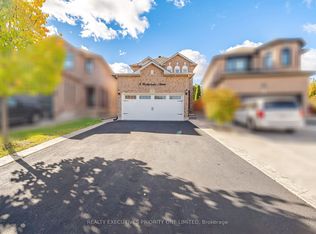 8 Waterbury St, Caledon, ON L7E 1X2