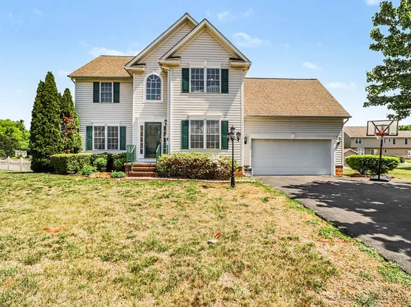 440 Roper Dr, Bowling Green, VA 22427