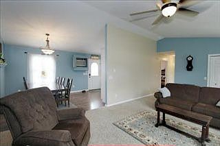 5th image of 315 E Hotchin Ave