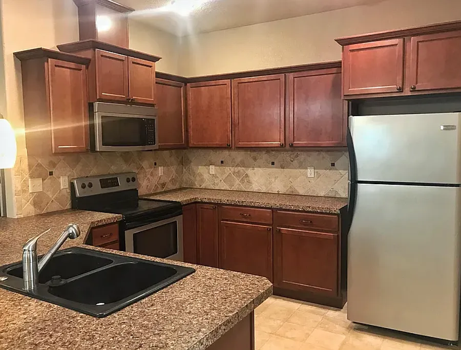 2 bed, 1084 sqft, $1,800 — Photo 2