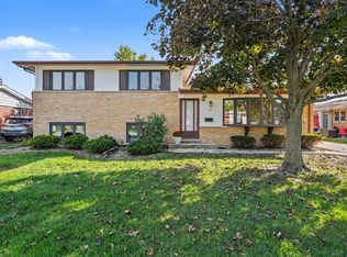 117 N Mayfair Pl, Chicago Heights, IL 60411