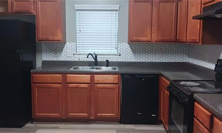 2324 Coach Way — Photo 14