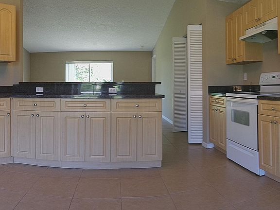 5th image of 2157 SE Gaslight Street