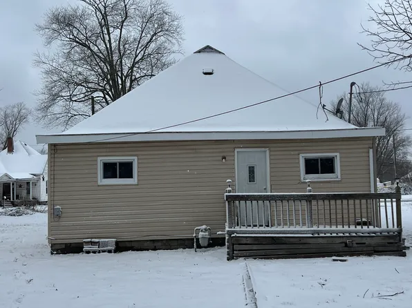 528 S Park Ave, Jasonville, IN 47438