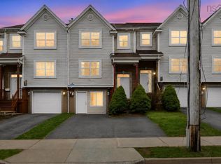 16 Prestwick Close, Halifax, NS B3S 1M4