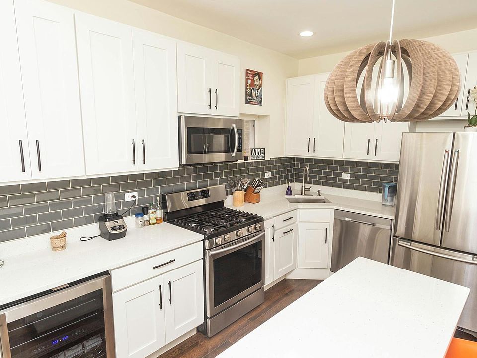 1st image of 4820 N Keeler Ave #1