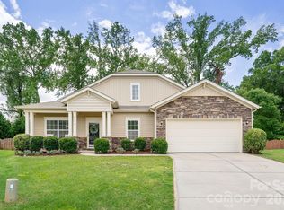 805 Scenic Way, Matthews, NC 28104