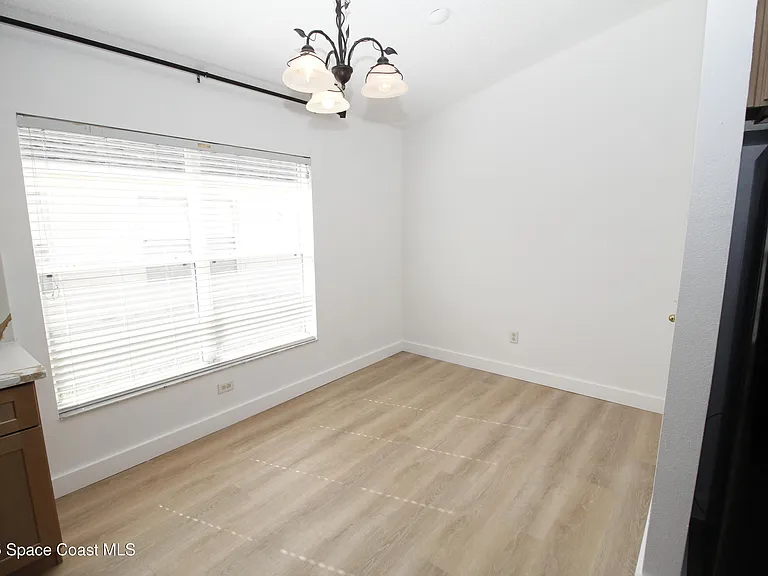 2440 Bridgeport Cir — Photo 6