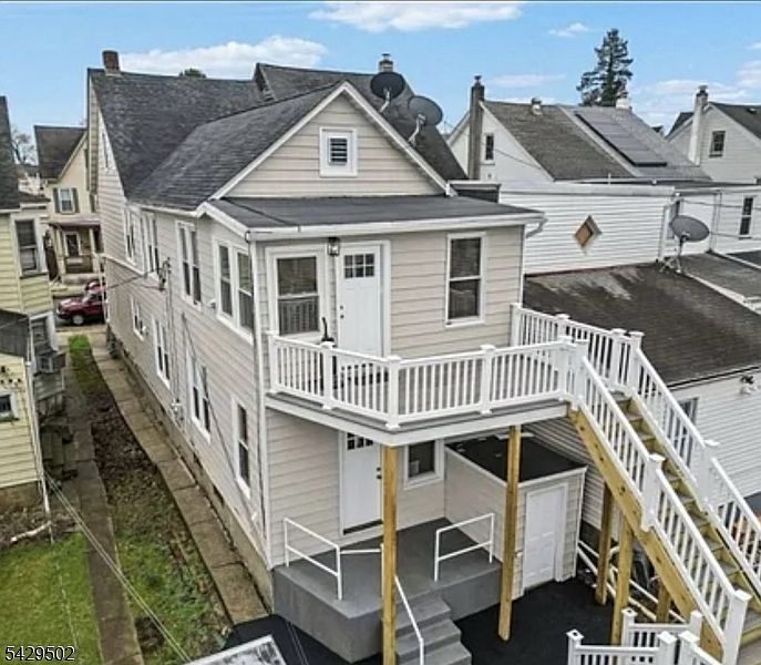 1st image of 31 Glen Ave #Top