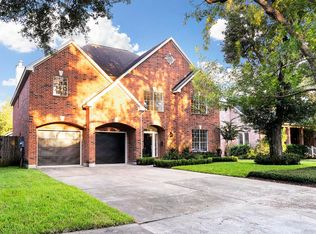 1116 Colonial St, Bellaire, TX 77401