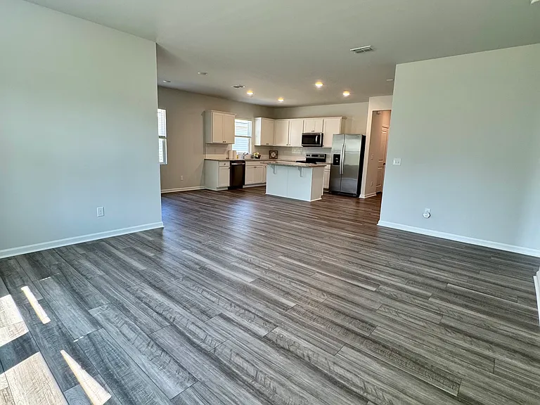548 Coronado Ave — Photo 16