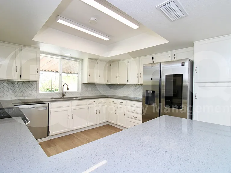 10312 E Cactus Rd — Photo 5