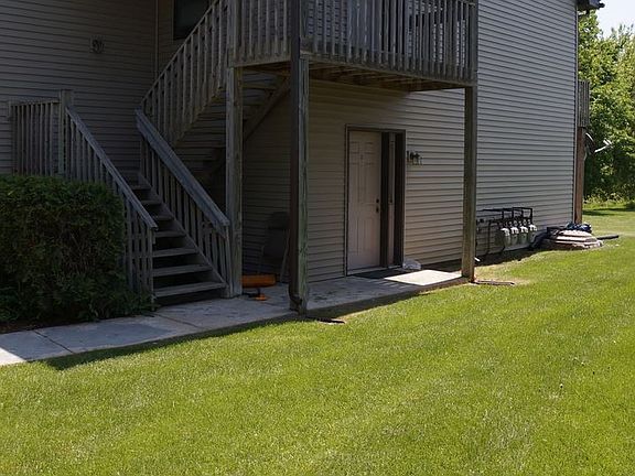 3rd image of 6315 Garrett Ln