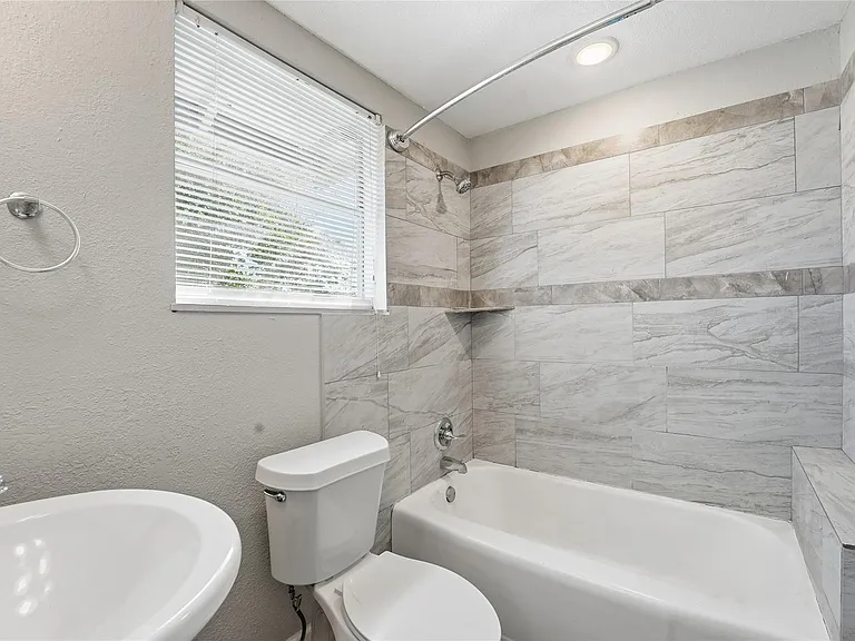 6526 Linden St — Photo 5